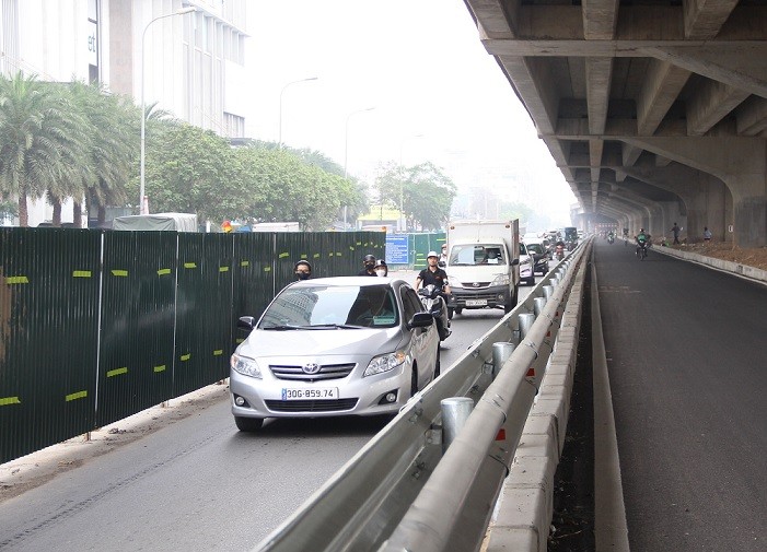 Dự báo thời tiết đêm nay và ngày mai (30-31/3): Hà Nội, Bắc Bộ đêm và sáng trời rét, mưa rải rác; phía Nam chiều, tối mưa rào vài nơi, ngày có nắng nó