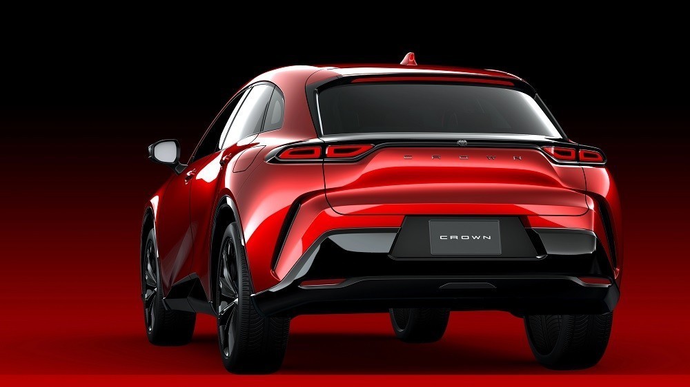 Cận cảnh Toyota Crown Sport 2024 sắp ra mắt