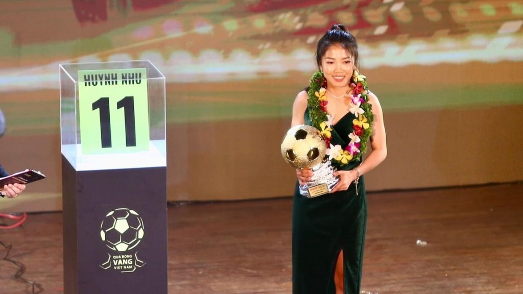 Huỳnh Như về nước cùng đội tuyển nữ Việt Nam đá vòng loại thứ nhất Olympic 2024