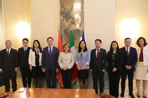 Vietnam, Italy Foreign Ministries co-chaired 5th political consultation to promote Strategic Partnership