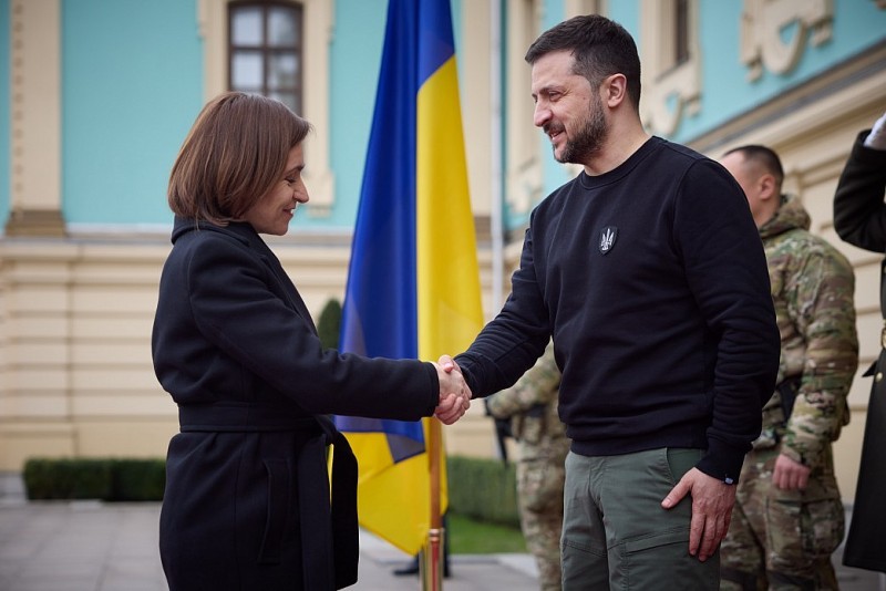 Tổng thống Ukraine Volodymyr Zelensky và Tổng thống Moldova Maia Sandu tại thủ đô Kiev ngày 1/4. (Nguồn: Ukrinform)