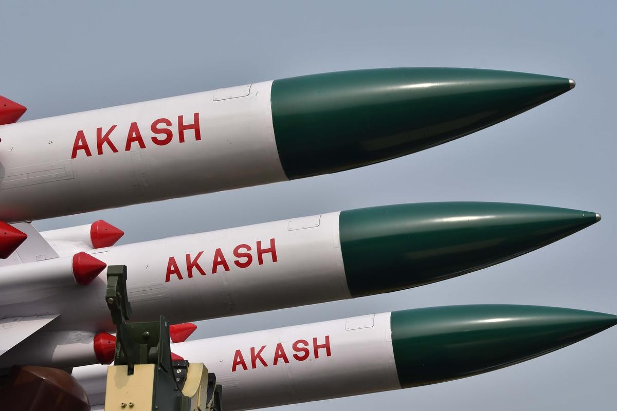 (04.02) Xuất khẩu quốc phòng Ấn Độ đã đạt bước tiến vượt bậc trong thời gian qua - Ảnh: Tên lửa đất đối không Akash được Ấn Độ sản xuất. (Nguồn: PTI)