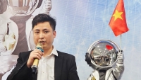 Robot Anan 'Make in VietNam' có khả năng giảng dạy kỹ năng sống như một giáo viên