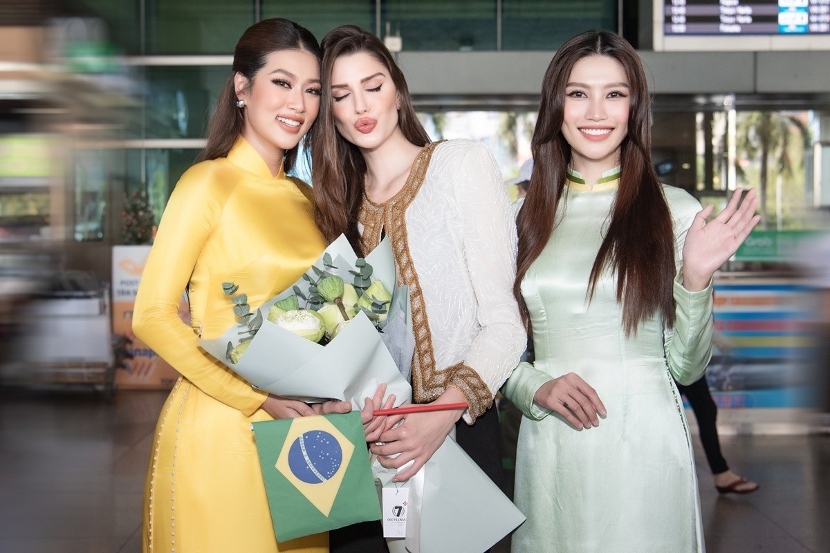 Hoa hậu Thiên Ân rạng rỡ đón Miss Grand International 2022 sang Việt Nam công tác