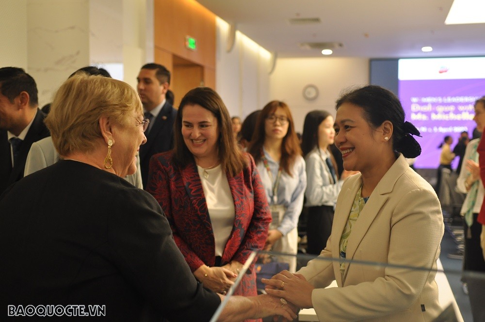 (04.03) Đại sứ Nguyễn Phương Nga bày tỏ sự vui mừng khi gặp lại bà Michelle Bachelet. (Ảnh: Minh Quân)