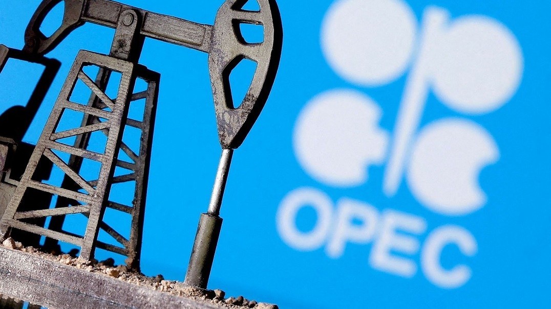 OPEC+ ra quyết định bất ngờ, Saudi Arabia cam kết cắt giảm 1 triệu thùng dầu/ngày