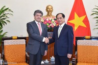 Bộ trưởng Ngoại giao Bùi Thanh Sơn tiếp Đại sứ Armenia tại Việt Nam Vahram Kazhoyan