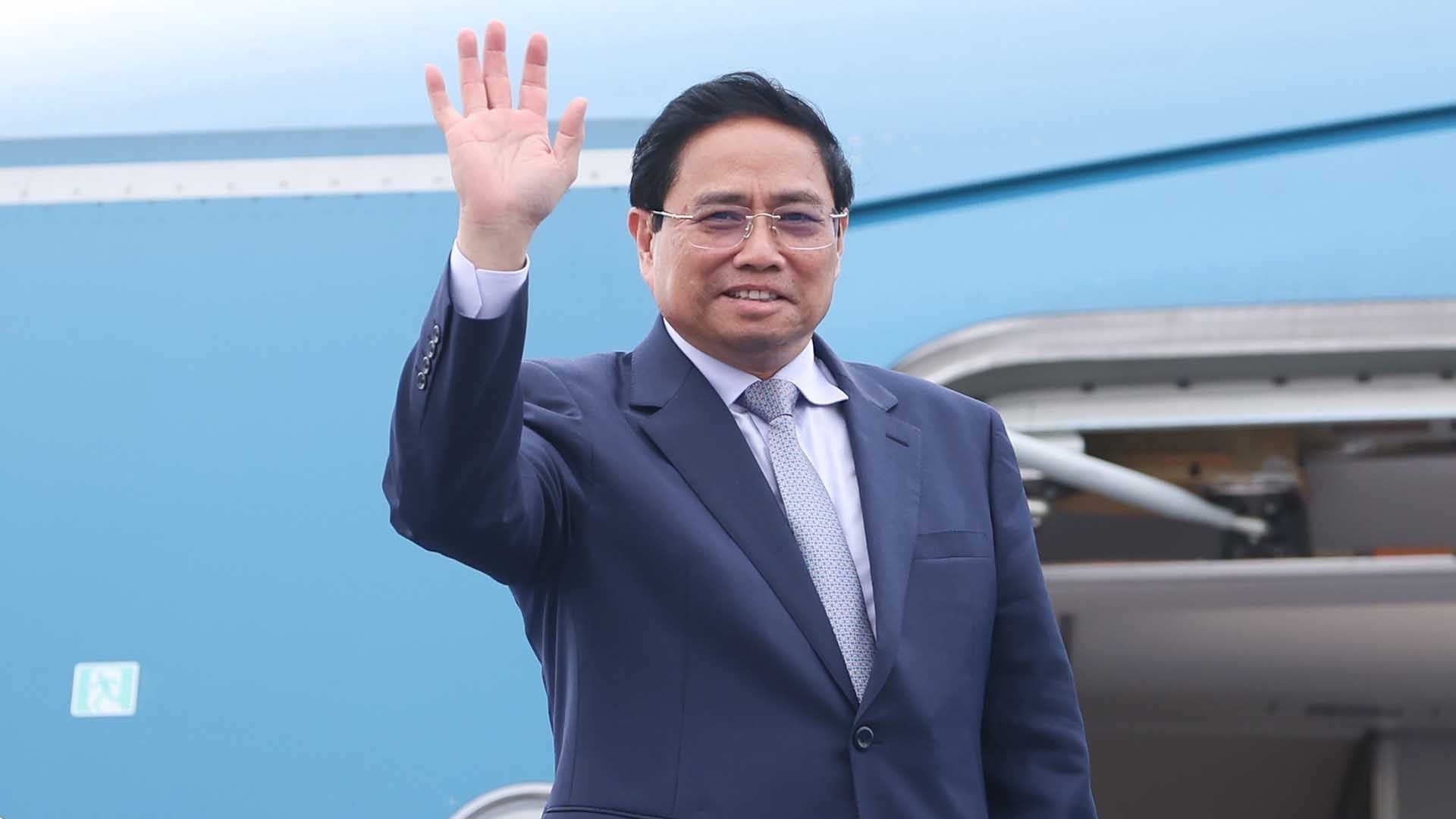 Thủ tướng Phạm Minh Chính lên đường dự Hội nghị cấp cao Ủy hội sông Mekong quốc tế lần thứ 4 tại Lào