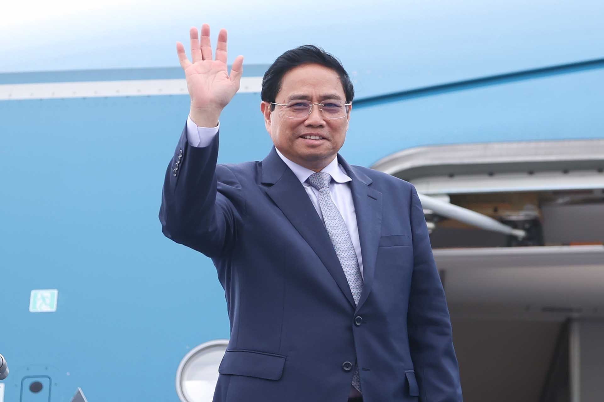 Thủ tướng Phạm Minh Chính lên đường tham dự Hội nghị cấp cao Ủy hội sông Mekong quốc tế lần thứ 4 tại Lào