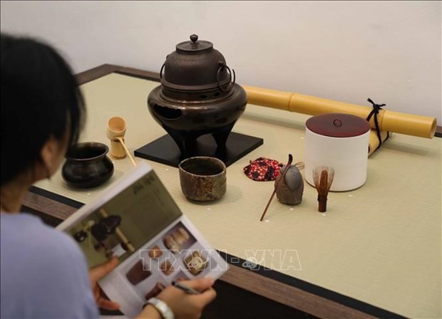 Japanese pottery exhibition opens in Hanoi