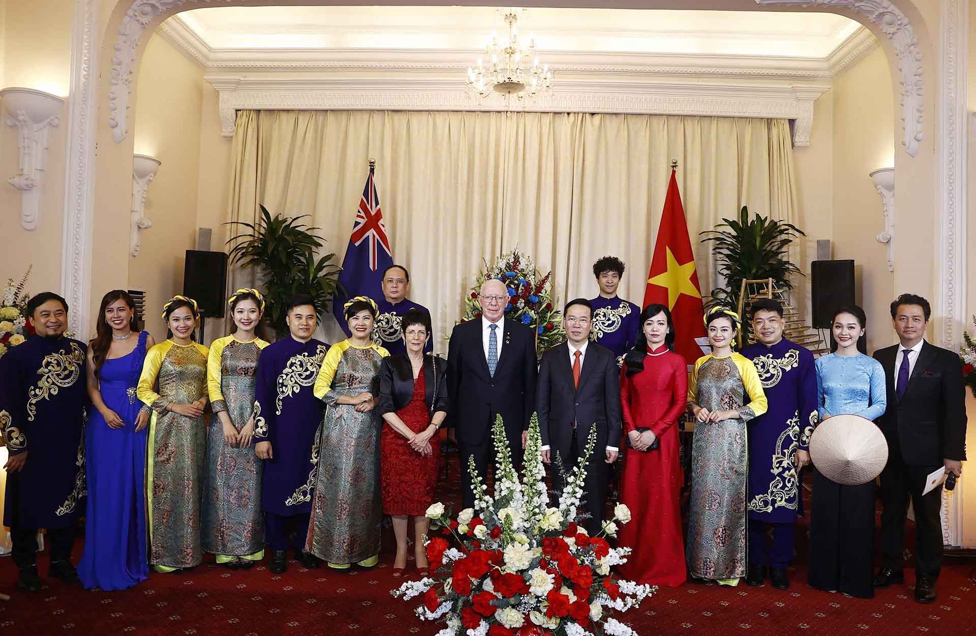 Chủ tịch nước Võ Văn Thưởng và Phu nhân tổ chức tiệc chiêu đãi chào mừng Toàn quyền Australia David Hurley và Phu nhân cùng đoàn đại biểu Australia thăm cấp Nhà nước Việt Nam. (Nguồn: TTXVN)