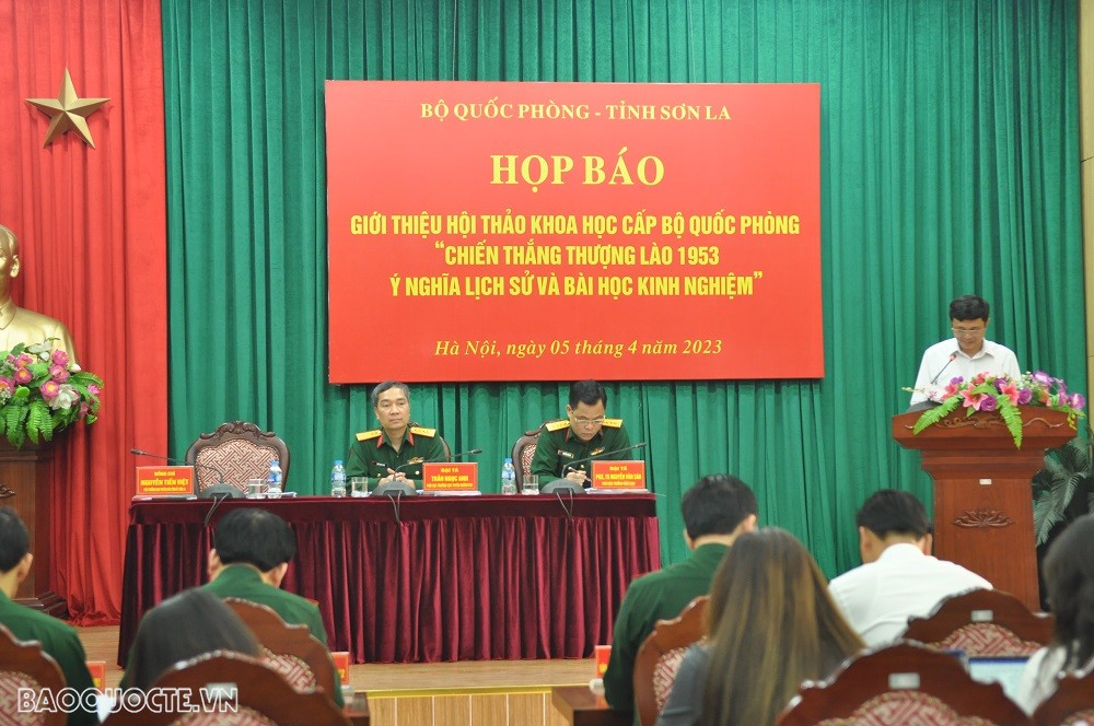 (04.05) Họp báo về Hội thảo khoa học cấp Bộ Quốc phòng về 70 năm Chiến thắng Thượng Lào năm 1953. (Ảnh: Minh Quân)