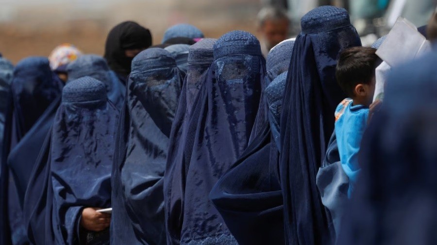 Taliban tung lệnh cấm phụ nữ, đụng chạm đến Liên hợp quốc
