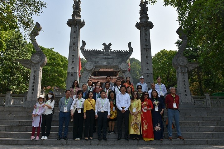 Giỗ Tổ Hùng Vương: Người Việt Nam ở nước ngoài tri ân công đức tổ tiên