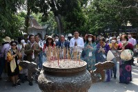 Hướng về Giỗ Tổ Hùng Vương: Người Việt Nam ở nước ngoài tri ân công đức tổ tiên