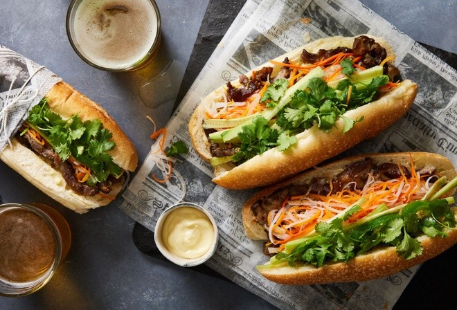 Bánh mì Việt Nam được đánh giá cao trong các món ngon đường phố. (Nguồn: Delish)