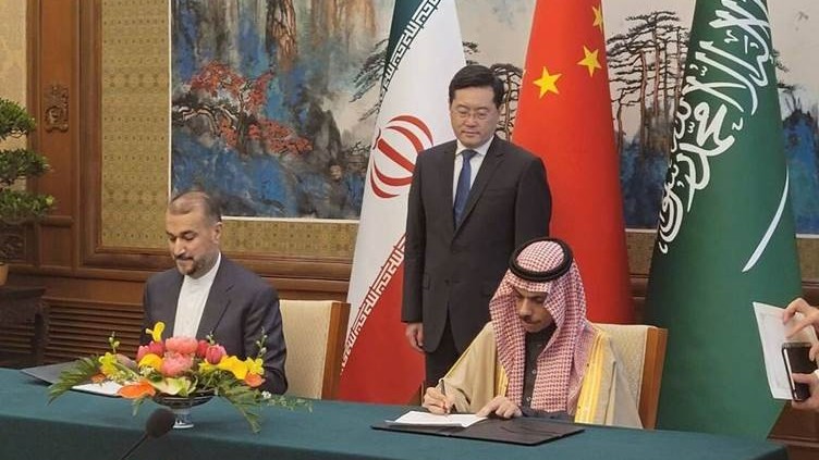Trung Quốc lại 'gieo duyên' cho Iran-Saudi Arabia: Các Ngoại trưởng gặp nhau sau 7 năm, ký tuyên bố chung lặp lại hòa bình