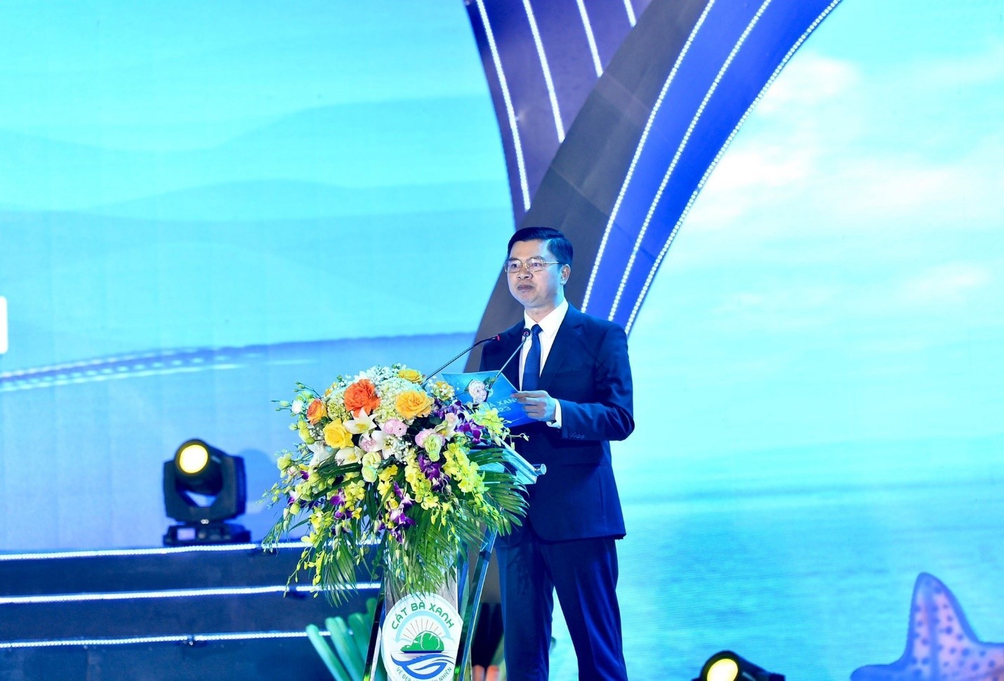 Chủ tịch UBND huyện Cát Hải Bùi Tuấn Mạnh phát biểu tại Lễ khai mạc