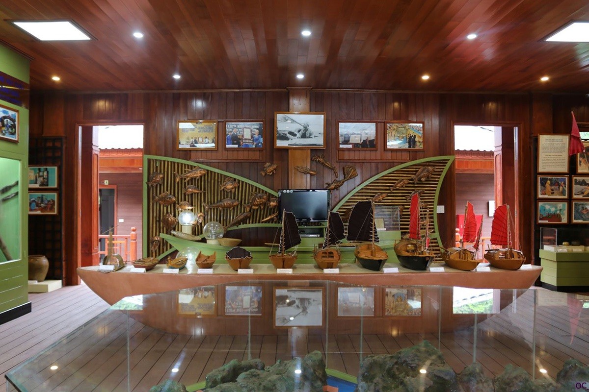 Trung tâm Văn hóa nổi Cửa Vạn. Ảnh: Ban Quản lý vịnh Hạ Long