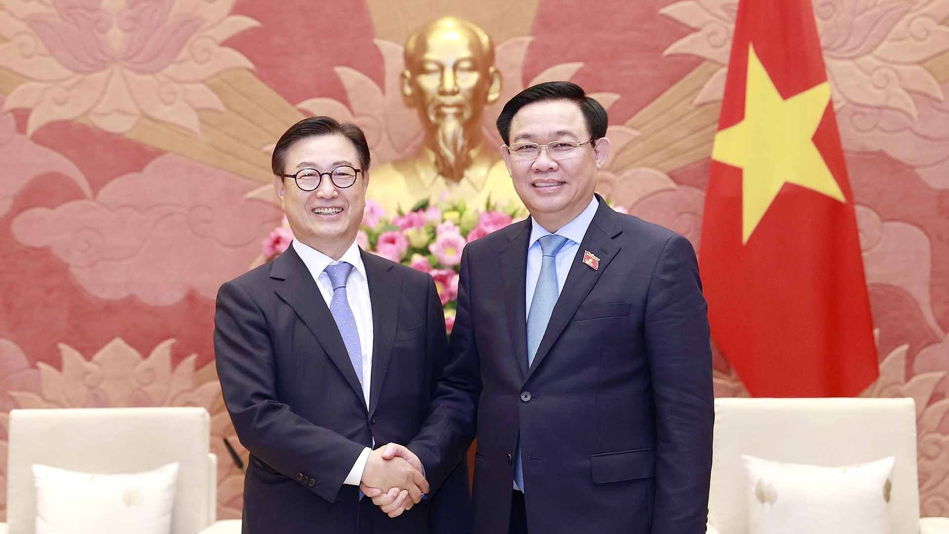 Chủ tịch Quốc hội Vương Đình Huệ tiếp Tổng giám đốc Công ty Luật Kim & Chang, Hàn Quốc