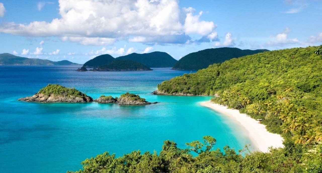 Enjoying summer holiday on Quan Lan island, Quang Ninh. (Photo: Vinpearl)