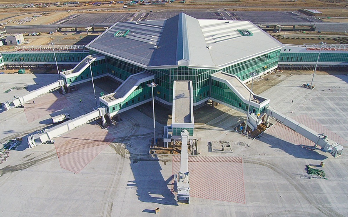Sân bay quốc tế Chinggis Khaan. Sân bay quốc tế Chinggis Khaan.