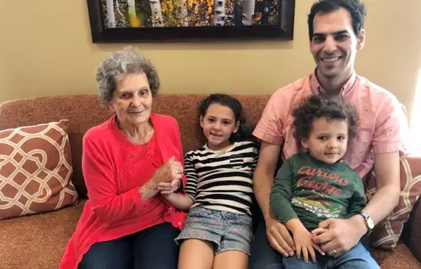Bà Ruth Sweedler và gia đình năm 2019. Ảnh: CNBC