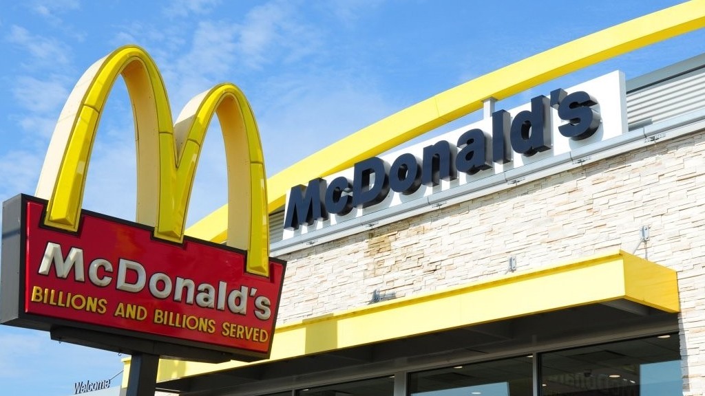 ‘Đế chế’ đồ ăn nhanh McDonald's cắt giảm nhân sự và các gói chi trả lương để tái cơ cấu