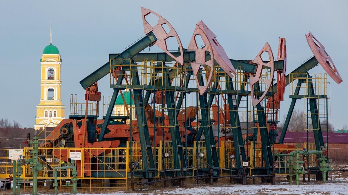 Saudi Arabia và Nga chưa 'nương tay' với sản lượng dầu