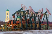 Saudi Arabia và Nga chưa 'nương tay' với sản lượng dầu