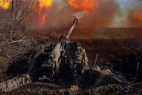 Báo Mỹ: Bắn gần 8.000 quả đạn pháo mỗi ngày đến nỗi khan hiếm, Ukraine 'cái khó ló cái khôn'