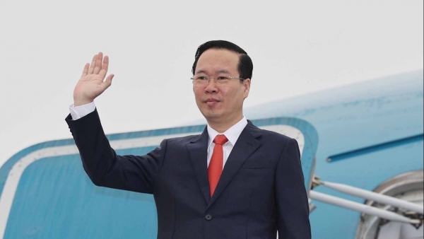 President Vo Van Thuong leaves Hanoi, starting official visit to Laos