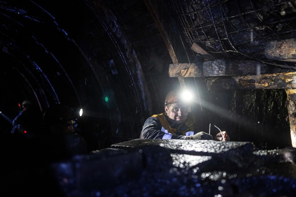 Bên trong hầm mỏ khai thác than của Ukraine