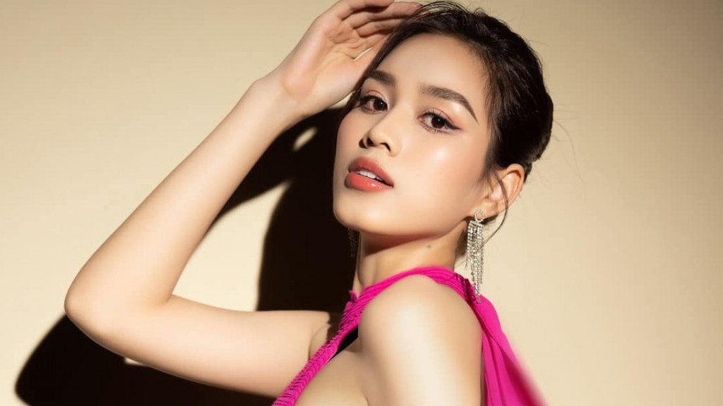 Hoa hậu Đỗ Thị Hà tỏa sáng bởi sự nền nã, thanh lịch