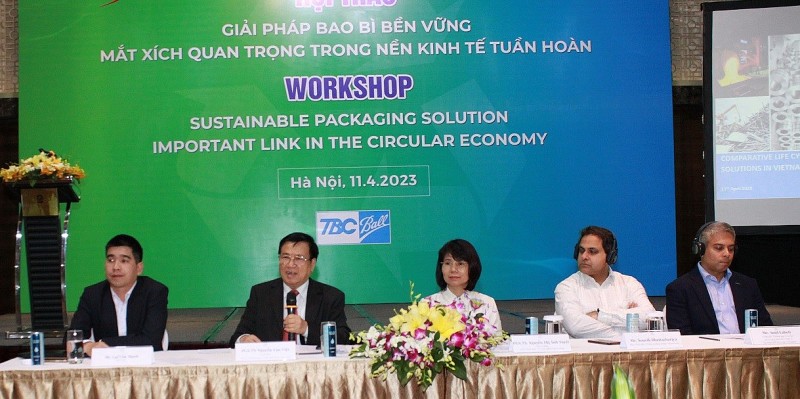 Việt Nam lãng phí gần 3 tỷ USD/năm vì không tái chế riêng rác thải nhựa từ sinh hoạt