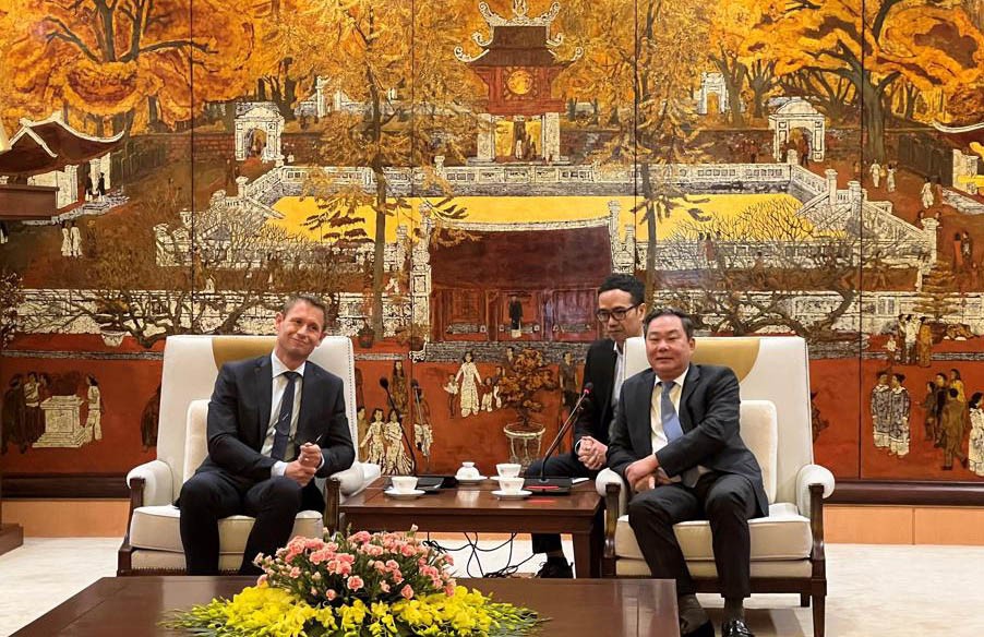 Hanoi, Ile de France region to expand partnership