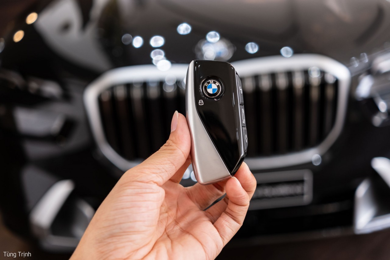 Cận cảnh BMW X7 2023, giá từ 6,2 tỷ đồng