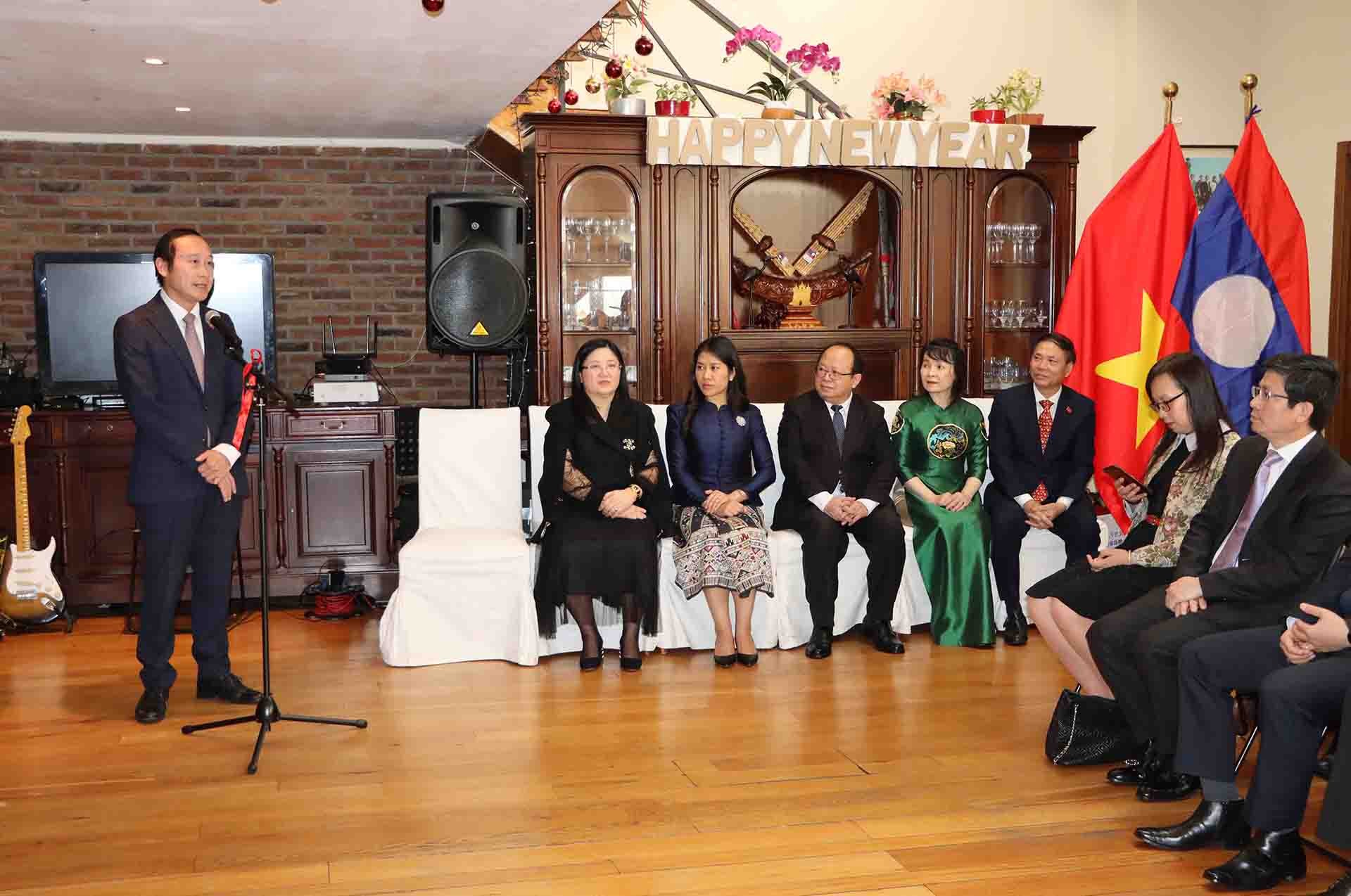 Đại sứ Nguyễn Văn Thảo phát biểu tại buổi giao lưu