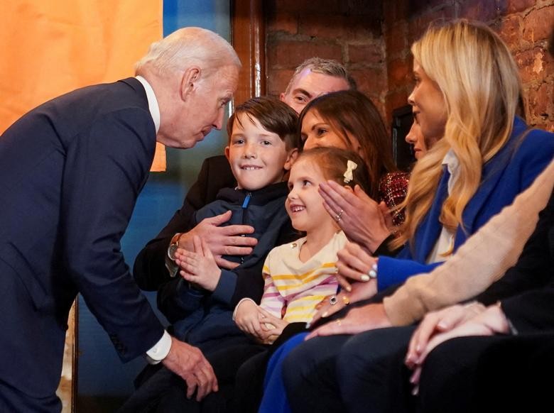 Hành trình trở về quê hương Ireland của Tổng thống Mỹ Joe Biden