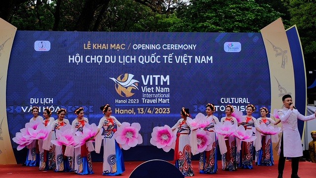 Phát triển Du lịch Văn hóa: Hướng di bền vững cho du lịch Việt Nam