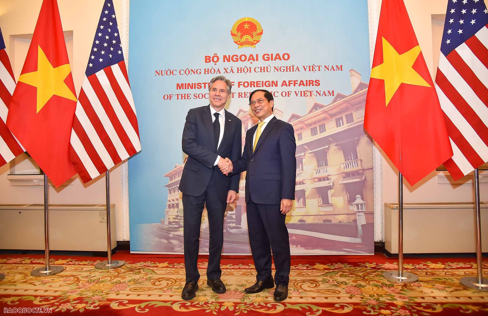 Foreign Minister Bui Thanh Son welcomed and held talks with US Secretary of State Antony Blinken Foreign Minister Bui Thanh Son welcomed US Secretary of State Antony Blinken