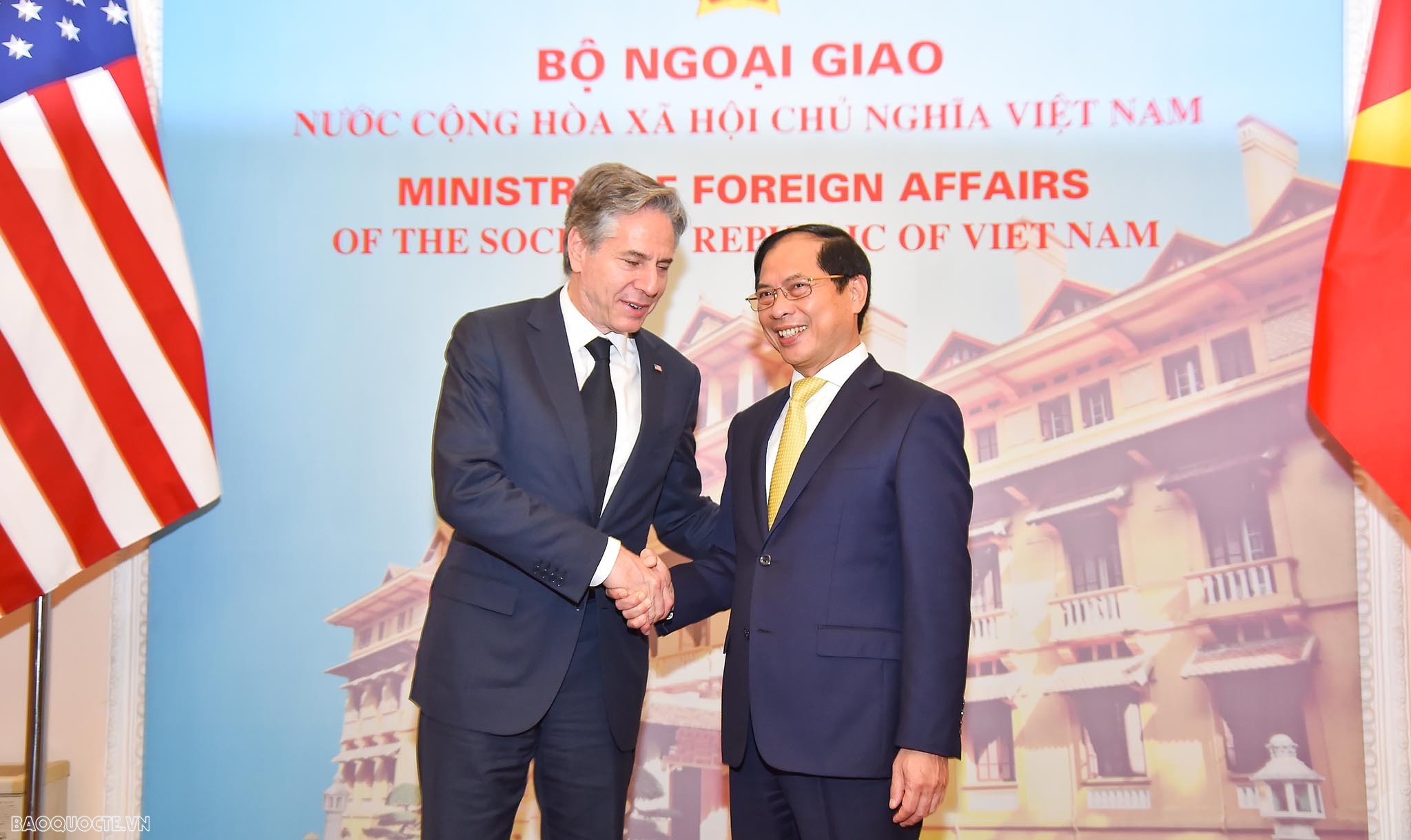Foreign Minister Bui Thanh Son welcomed and held talks with US Secretary of State Antony Blinken Foreign Minister Bui Thanh Son welcomed US Secretary of State Antony Blinken