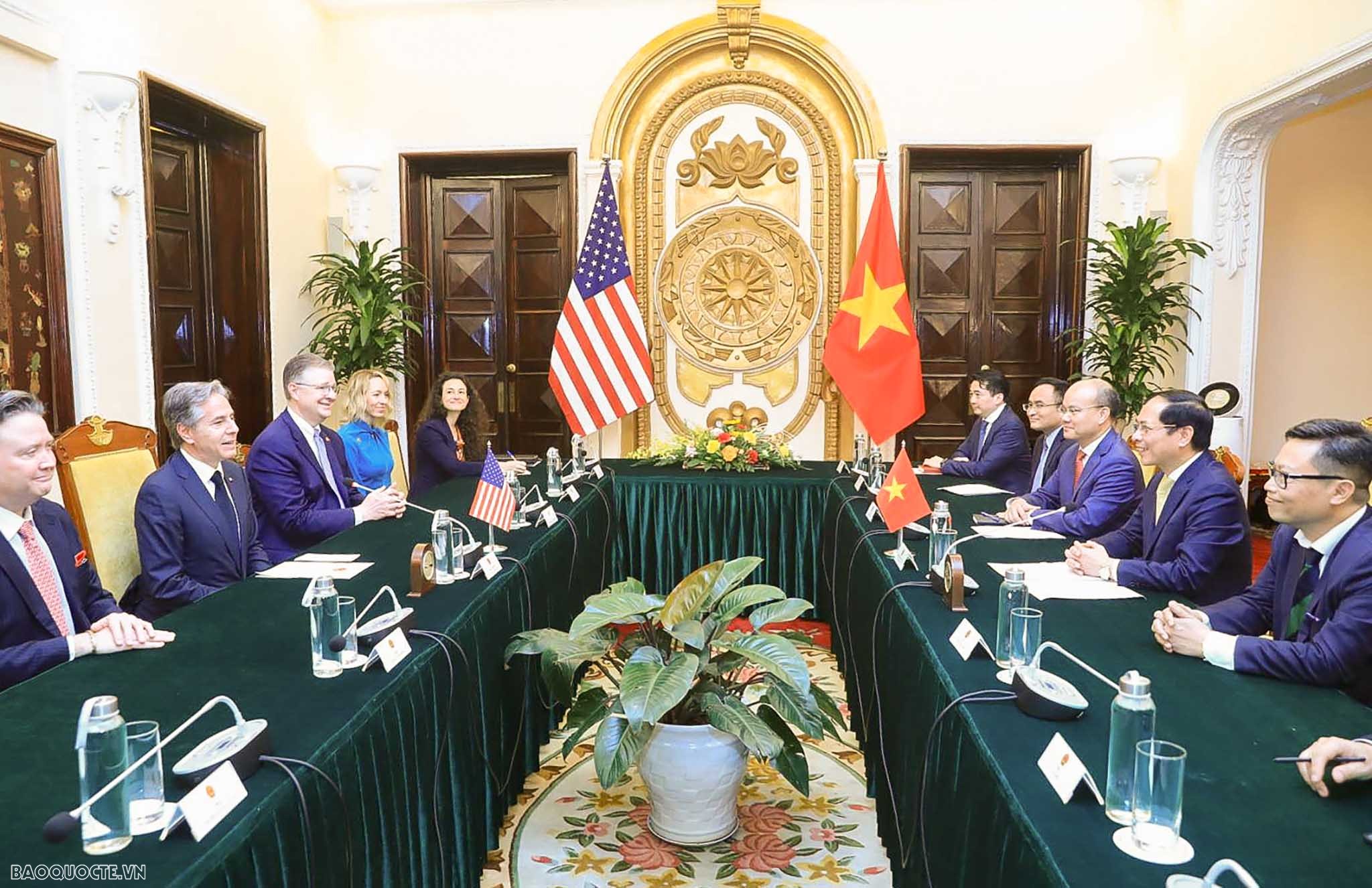 Foreign Minister Bui Thanh Son welcomed and held talks with US Secretary of State Antony Blinken Foreign Minister Bui Thanh Son welcomed US Secretary of State Antony Blinken