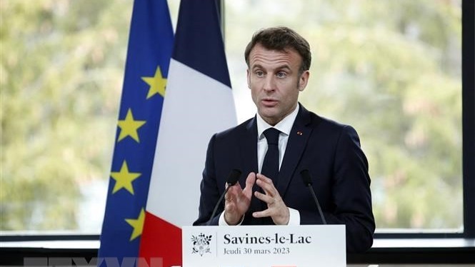 Tổng thống Pháp ký thành luật dự luật cải cách lương hưu ‘nhiều tai tiếng’