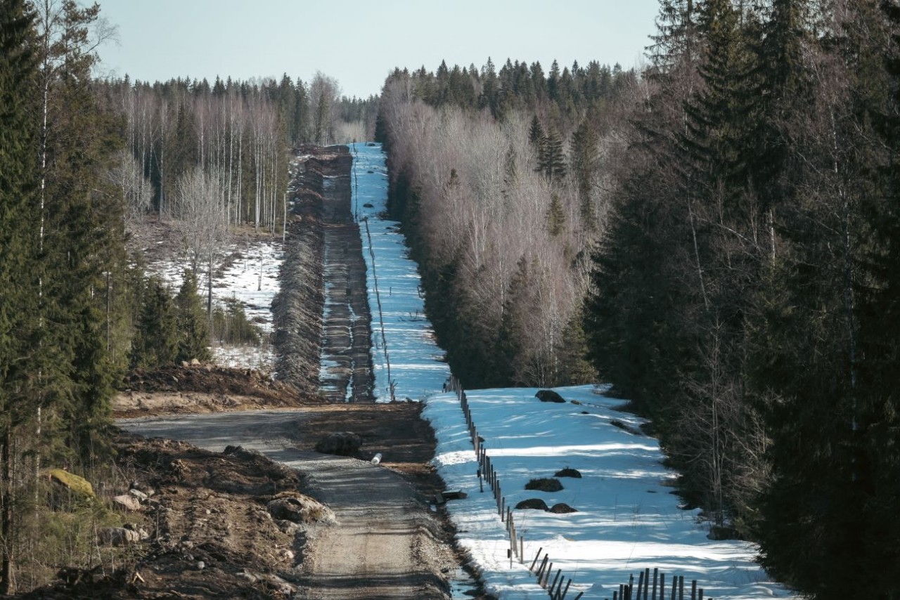 Xây dựng hàng rào biên giới giữa Nga và Phần Lan tại Imatra, Phần Lan, ngày 14/4/2023. (Nguồn: AFP)