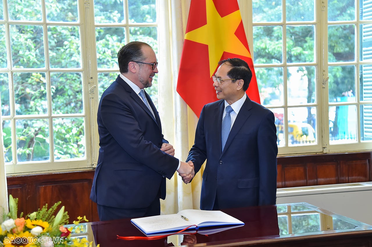 Foreign Minister Bui Thanh Son welcomed Austrian Foreign Minister Alexander Schallenberg