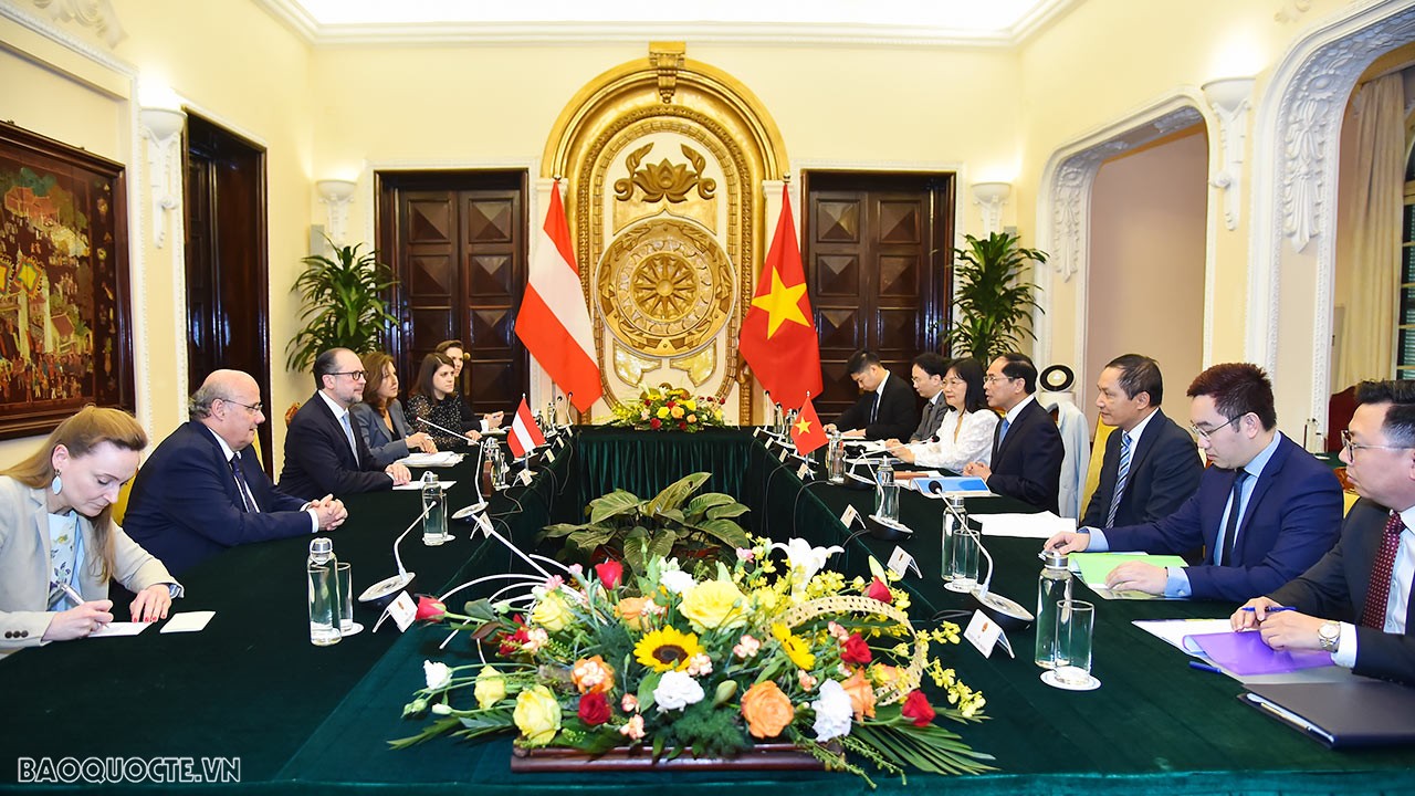 Foreign Minister Bui Thanh Son welcomed Austrian Foreign Minister Alexander Schallenberg