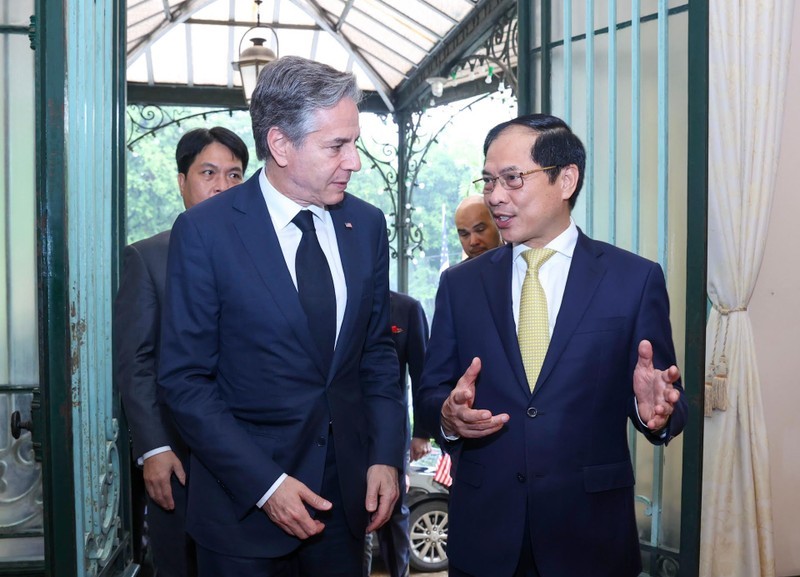 Nhìn lại chuyến thăm Việt Nam đặc biệt ấn tượng của Ngoại trưởng Hoa Kỳ Antony Blinken Nhìn lại chuyến thăm Việt Nam đặc biệt ấn tượng của Ngoại trưởng Hoa Kỳ Antony Blinken
