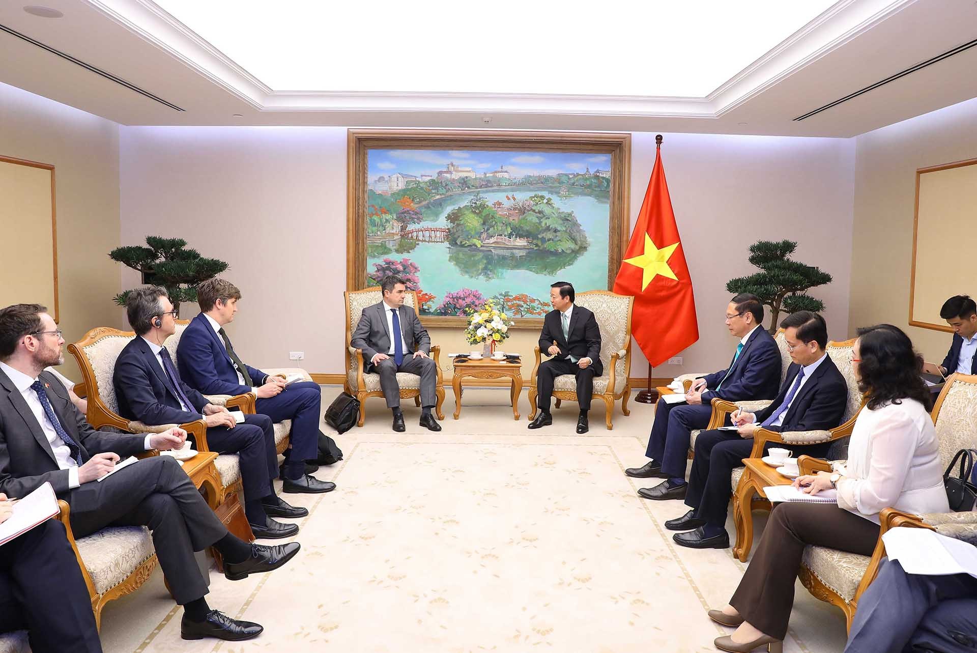 Phó Thủ tướng Trần Hồng Hà tiếp Cố vấn chính về Ngoại giao Năng lượng của EU