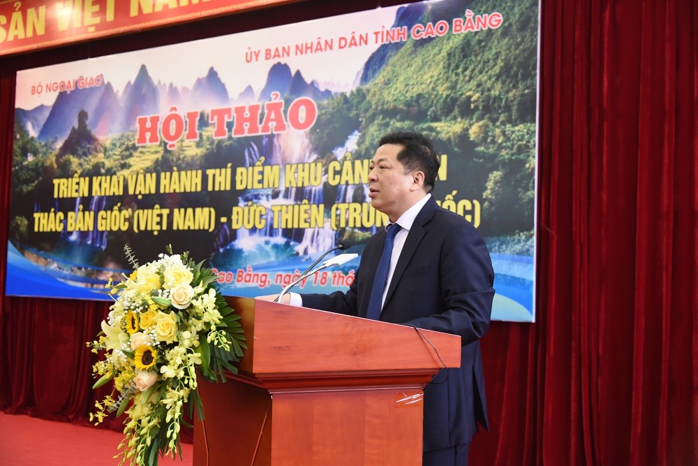 (04.18) Ông Trần Hồng Minh, Ủy viên Trung ương Đảng, Bí thư Tỉnh ủy tỉnh Cao Bằng nêu quan điểm tại Hội thảo. (Ảnh: Minh Quân)